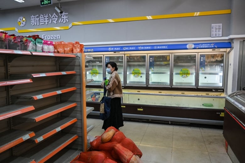  3 officials fired over COVID-19 response amid food shortages in locked-down Shanghai