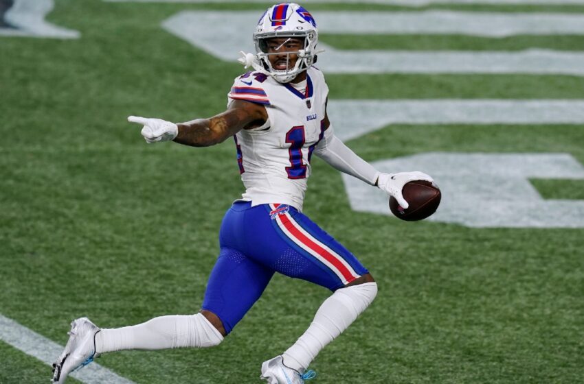 AP Source: Bills, Stefon Diggs agree to $96-million contract extension