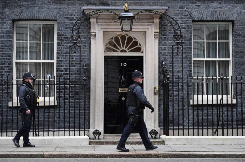  Boris Johnson, chancellor and first lady among those fined for Downing Street lockdown parties