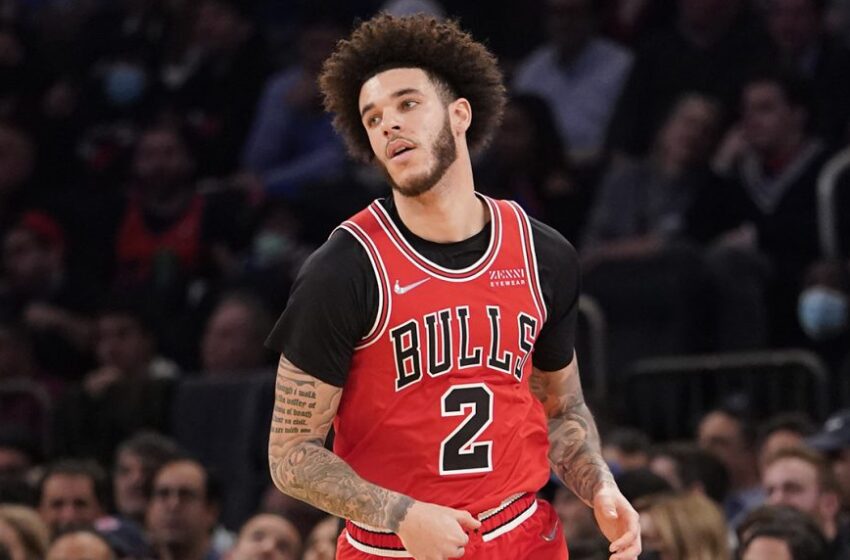  Bulls’ Lonzo Ball to miss rest of season because of knee injury