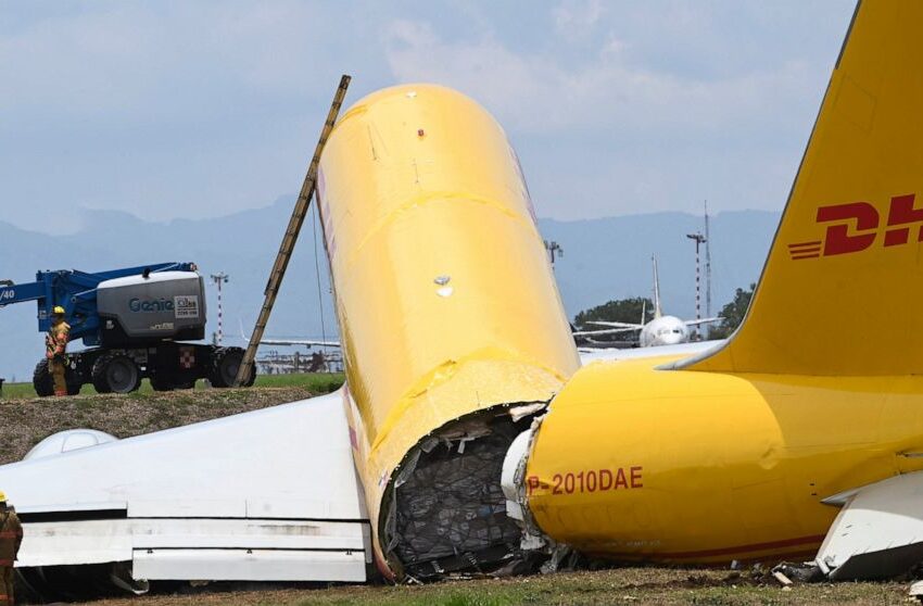  Cargo jet skids off runaway in Costa Rica, splits in half