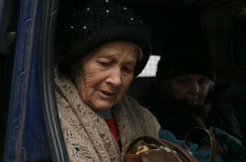  Civilians flee eastern Ukraine amid concerns Russia is preparing new offensive