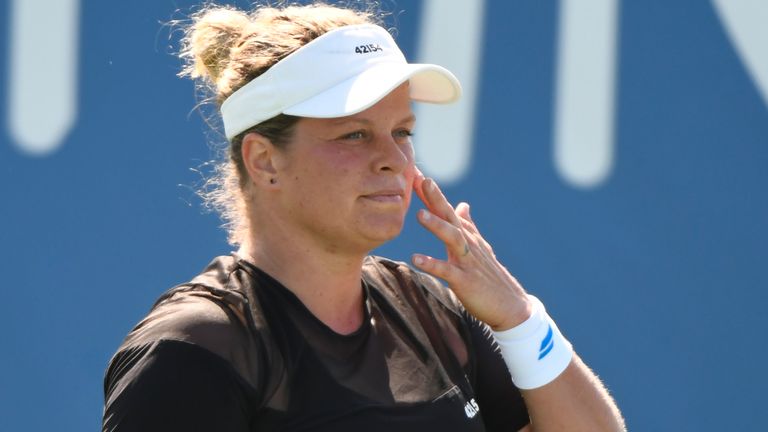  Clijsters retires from professional tennis for third time