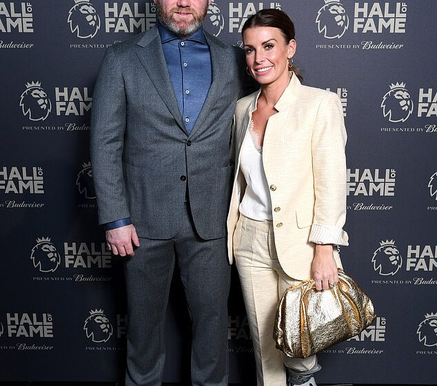  Coleen Rooney looks chic and cosies up to husband Wayne at the 2022 Premier League Hall of Fame