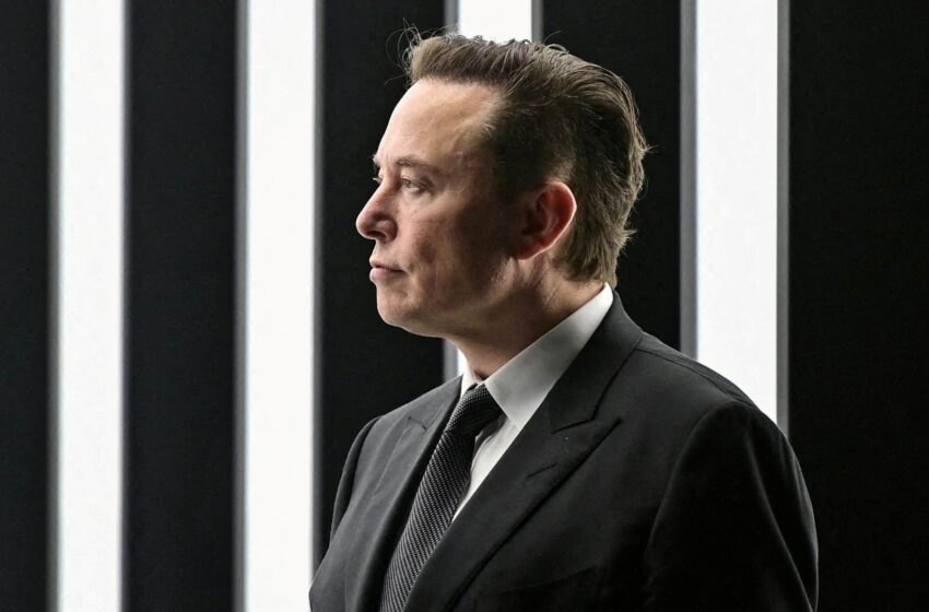  Elon Musk offers to buy all of Twitter