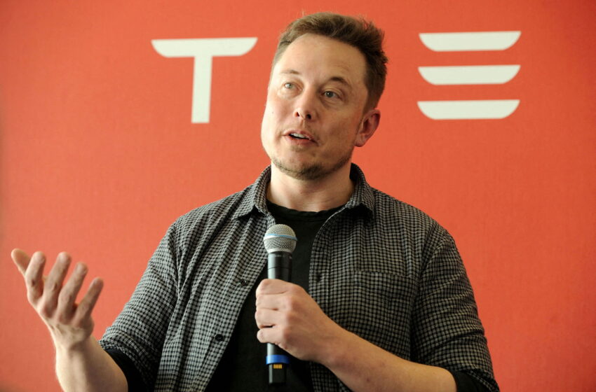  Elon Musk says production of Tesla’s Optimus humanoid robot could start next year