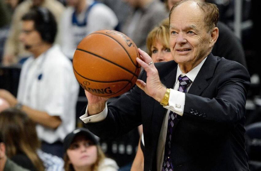  Glue girl: Activist protests Timberwolves owner Glen Taylor during play-in game vs. Clippers, attempts to glue herself to court
