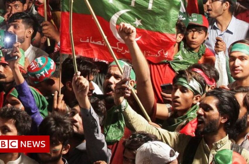  Imran Khan: Inside the huge rally in Lahore for Pakistan’s ousted PM