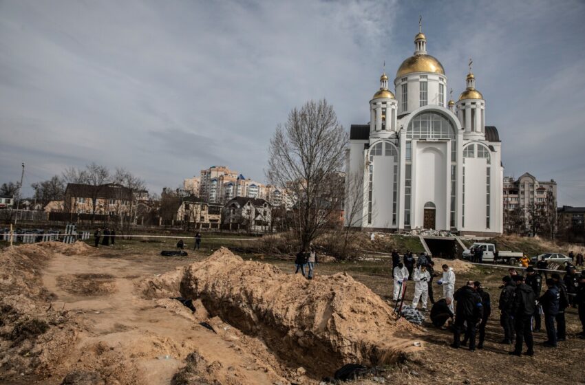  In Bucha, a massive search for bodies left by Russian occupiers