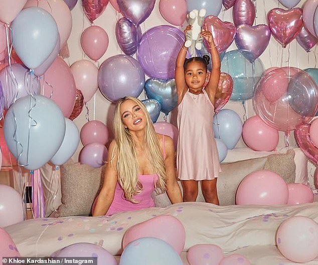  Khloe Kardashian celebrates daughter True’s fourth birthday with a stunning array of pastel balloons