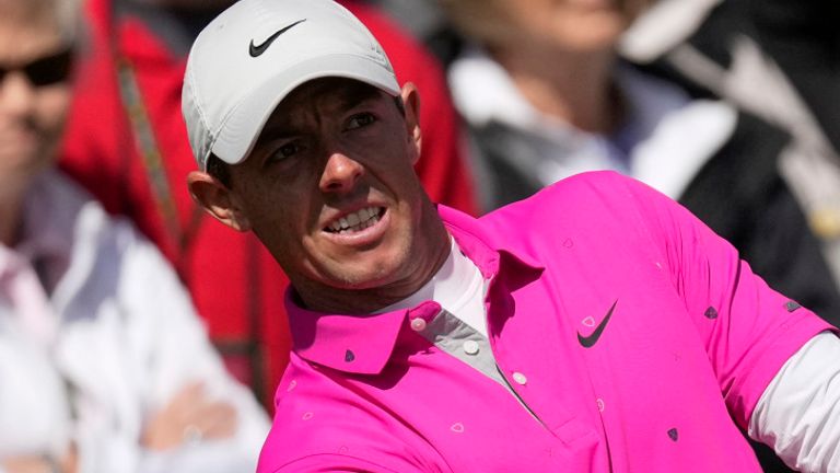  McIlroy remains in major contention at Augusta