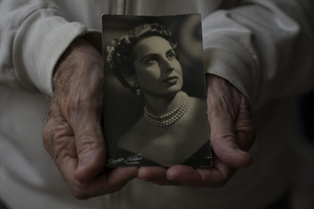  Mimi Reinhard, who typed up Schindler’s list, dies at age 107
