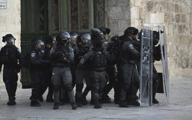  Palestinians skirmish with police in latest morning riots on Temple Mount