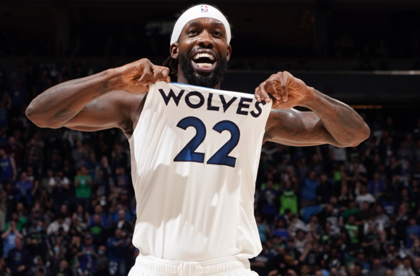  Patrick Beverley lead the Timberwolves to a raucous celebration following their Play-In victory