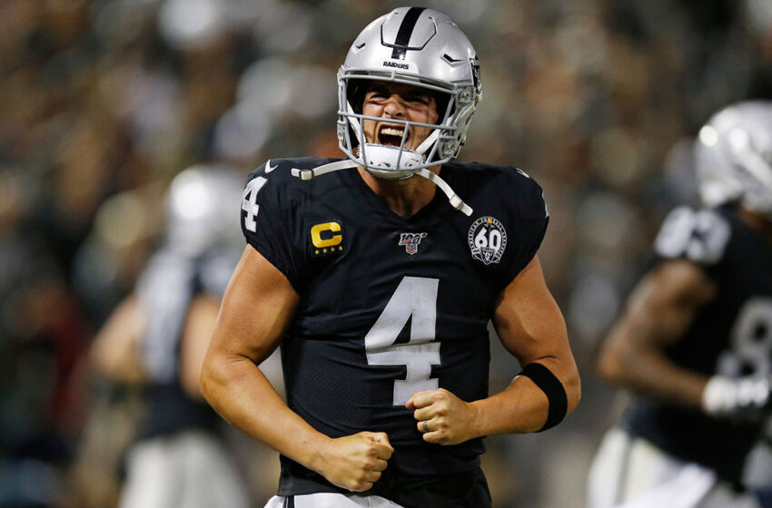  Report: Raiders, Derek Carr agree to three-year, $121.5M contract extension
