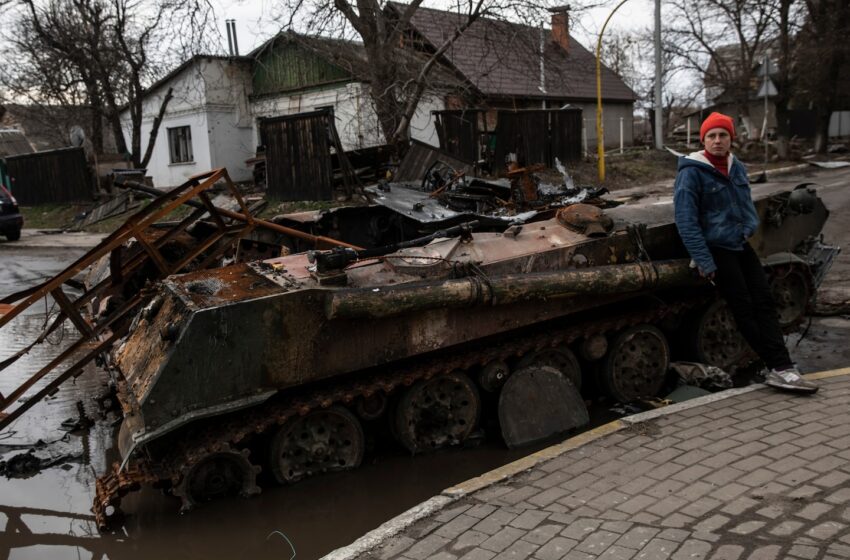  Russia-Ukraine live updates: Zelensky warns Kremlin may use Mariupol for propaganda; residents, diplomats return to Kyiv