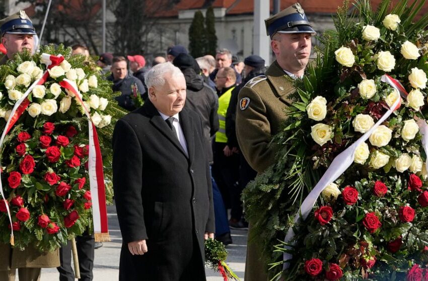  Some sirens sound in Poland’s disputed memorial observance