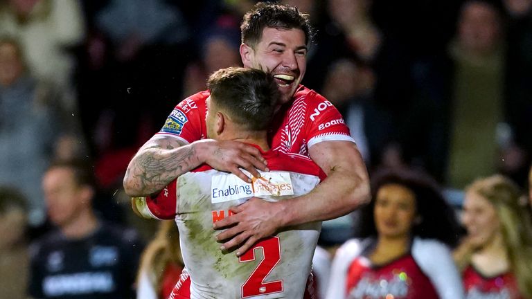  St Helens beat Catalans to seal semi-final spot