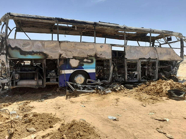  Tourist bus hits truck in Egypt and bursts into flames, killing 10