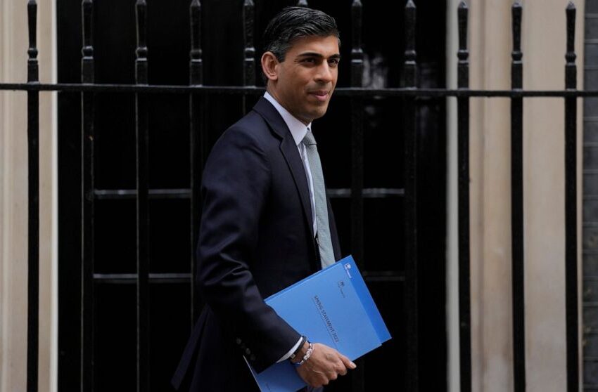  UK Treasury chief Sunak defends wife in tax controversy