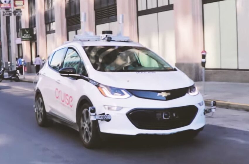  Video shows what happens when a driverless car gets pulled over
