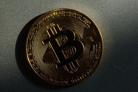  Bitcoin Set for Record Losing Streak as ‘Stablecoin’ Collapse Crushes Crypto