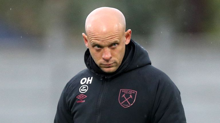  Konchesky replaces Harder as West Ham manager