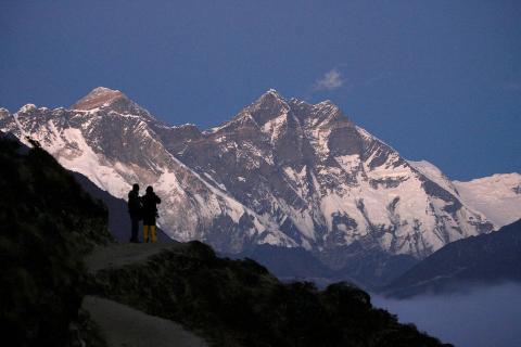  Russian Climber Dies at Camp on Mount Everest