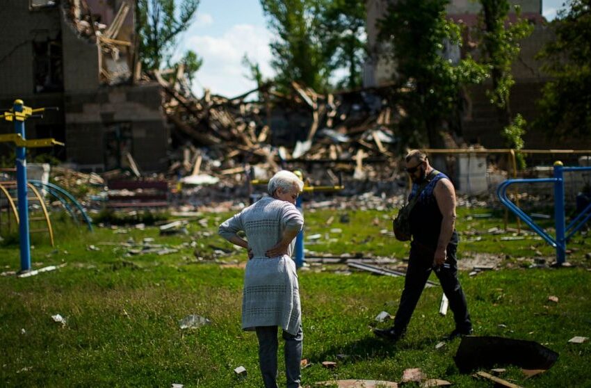  Saving the children: War closes in on eastern Ukrainian town