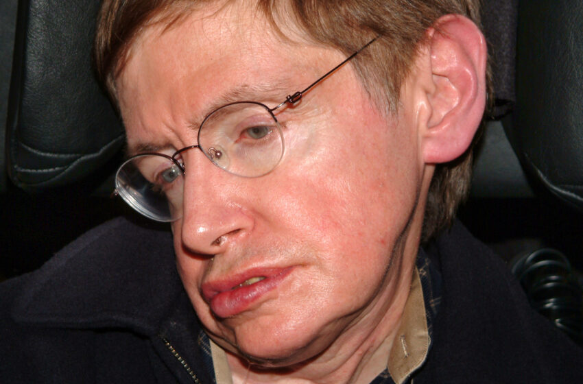  Scientists Are Ignoring This Grave Warning Stephen Hawking Made Before His Death