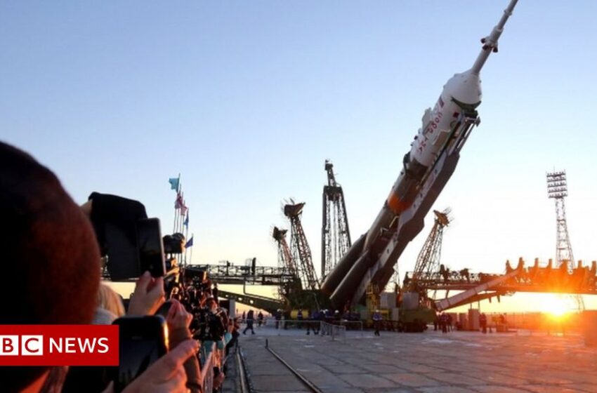  UK YouTuber Benjamin Rich quizzed and fined at Russian space centre