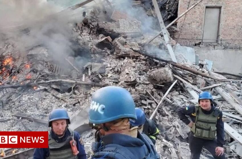  Ukraine war: Dozens feared dead after bomb hits school