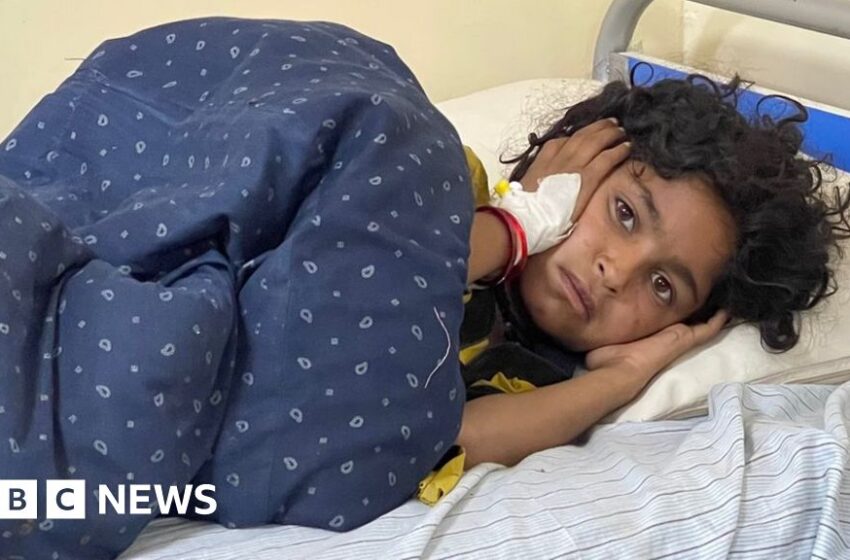  Afghanistan earthquake: hospital struggles to help survivors
