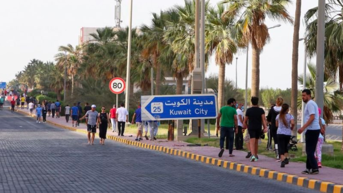  Kuwait: Expats can renew residencies while abroad