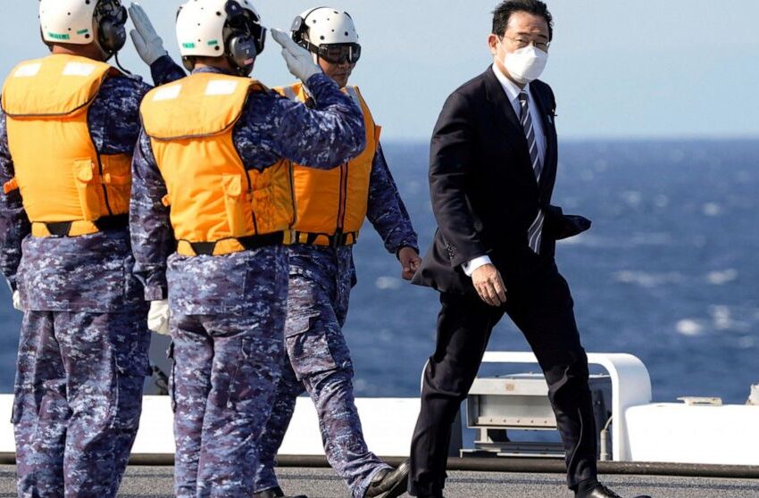  Japan PM vows to strengthen military at int’l naval review