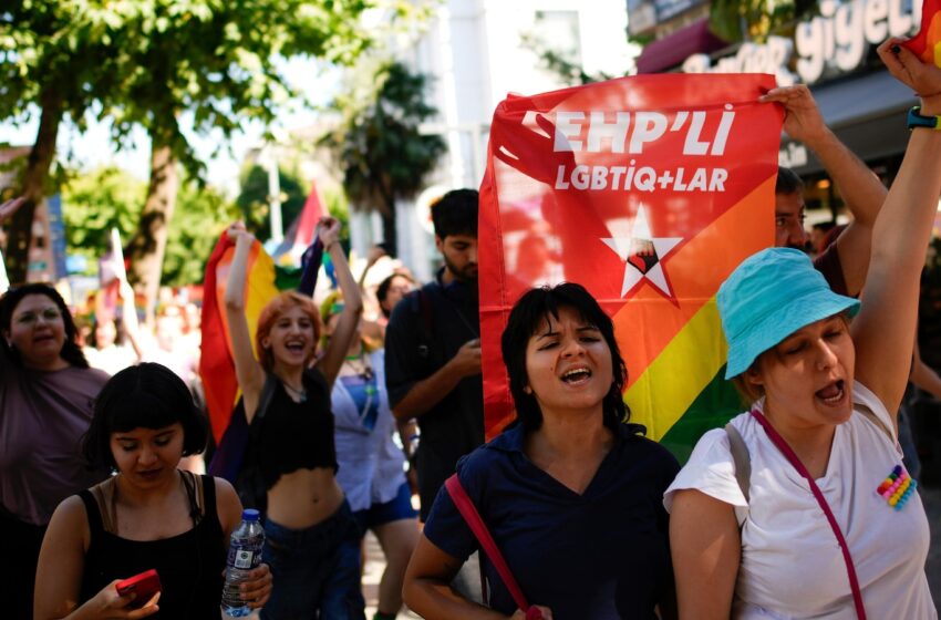  Impromptu LGBTQ+ protest in Istanbul after governor bans Pride march