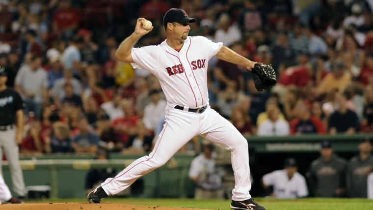  Padres knuckleballer honoring late Red Sox pitcher Tim Wakefield