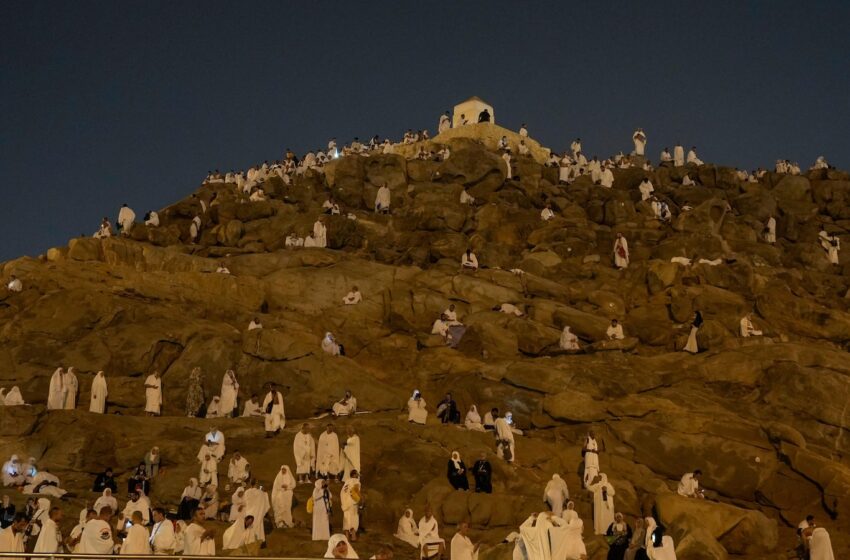  Pilgrims commence the final rites of Hajj as Muslims celebrate Eid al-Adha