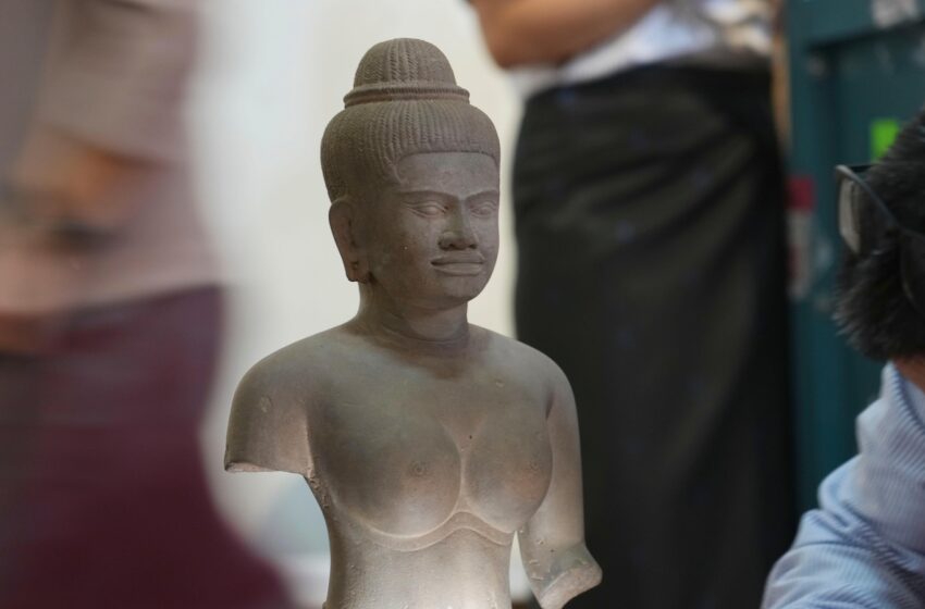  Cambodia welcomes the Metropolitan Museum’s repatriation of looted statues