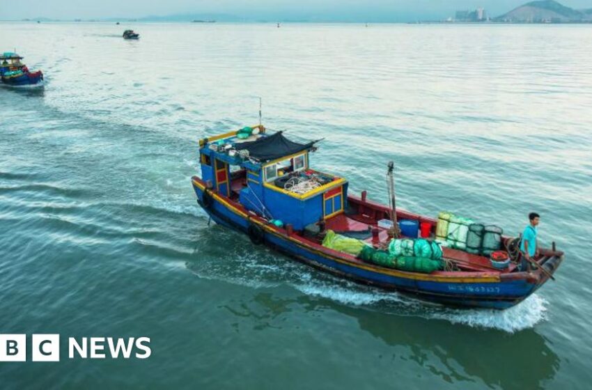  China seizes Taiwan boat with crew for illegal fishing