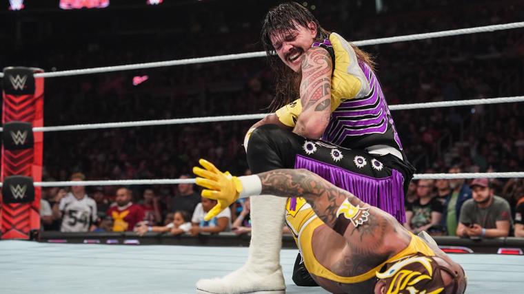 Dominik Mysterio has extreme words for Rey Mysterio after loss on WWE RAW due to Liv Morgan