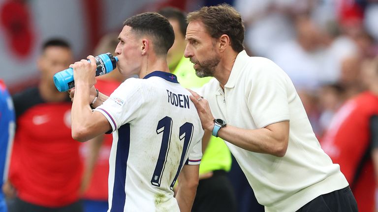  Foden ‘feels sorry’ for Southgate after England criticism