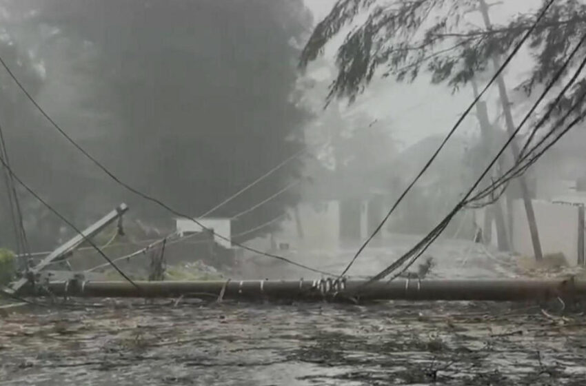  Hurricane Beryl moves past Jamaica, bringing punishing winds and storm surge