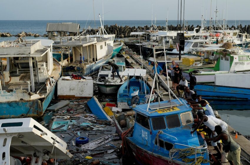  Hurricane Beryl roars toward Jamaica after killing at least 6 people in the southeast Caribbean
