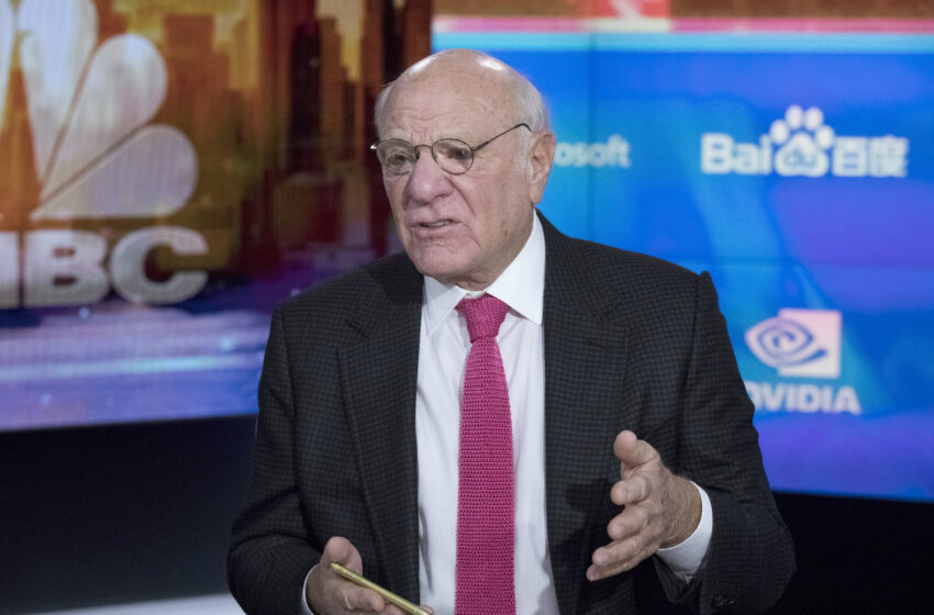  Media mogul Barry Diller weighs a bid to gain control of Paramount