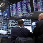 Wall Street Falls as AI Spending Concerns and Rising Oil Prices Unsettle Investors